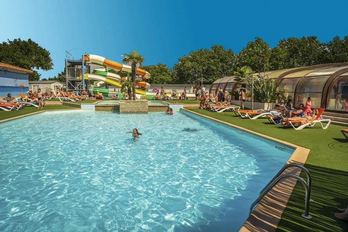 Camping 4 Etoiles - Parc Aquatique - Eei0Fi Saint-Georges-d'Oleron Buitenkant foto