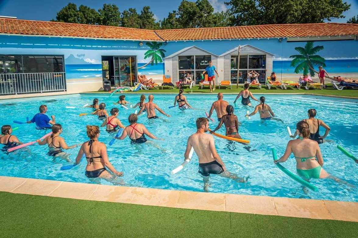 Camping 4 Etoiles - Parc Aquatique - Eei0Fi Saint-Georges-d'Oleron Buitenkant foto